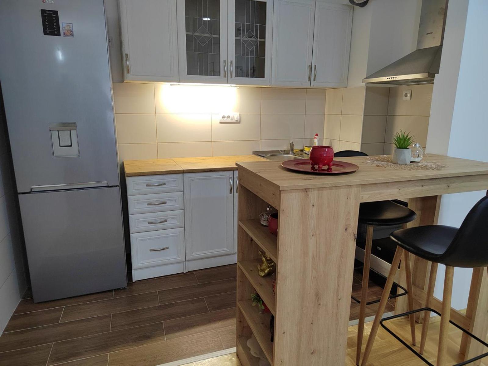 Ni Bed And Breakfast Majesty מראה חיצוני תמונה
