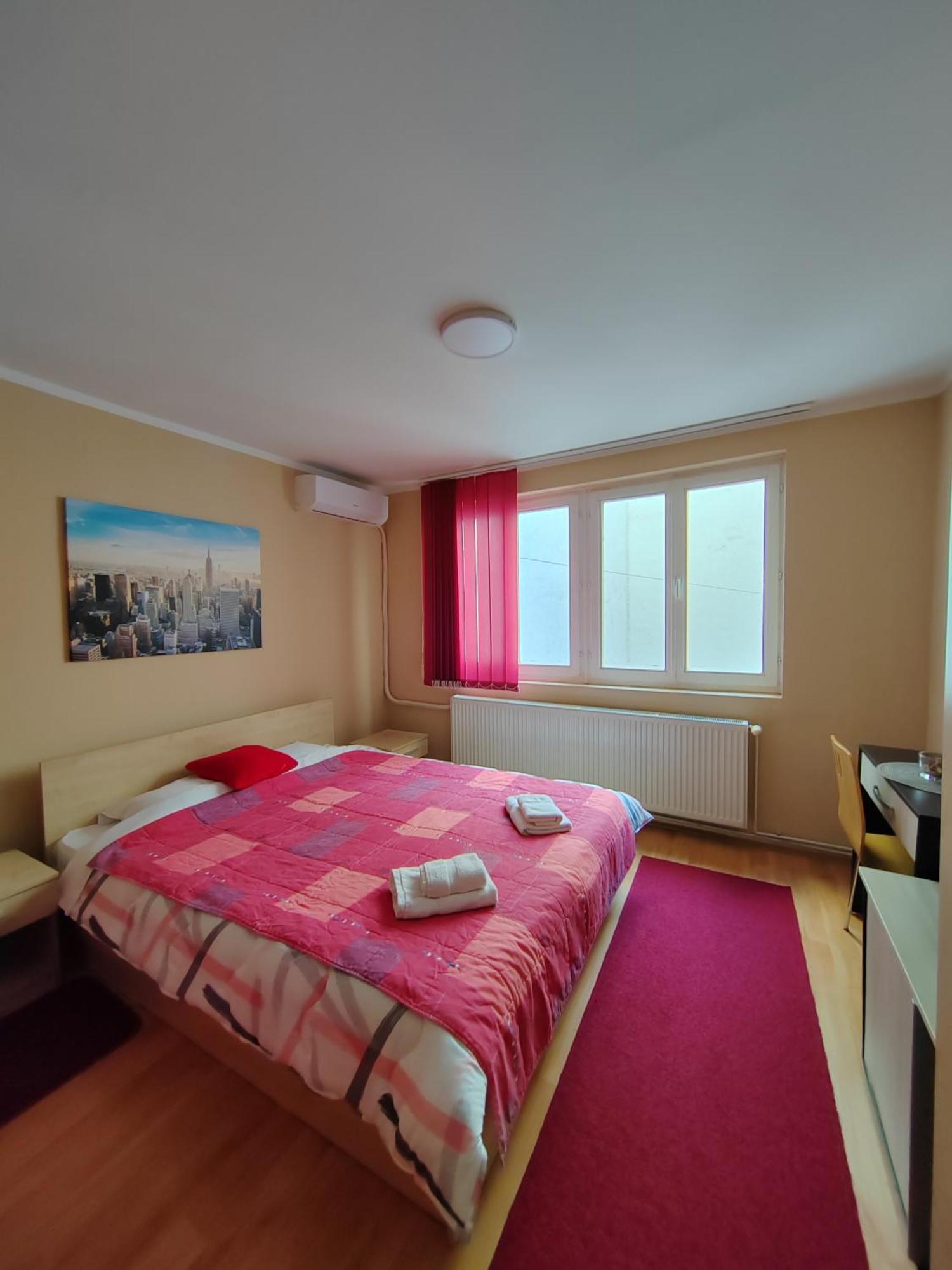 Ni Bed And Breakfast Majesty מראה חיצוני תמונה