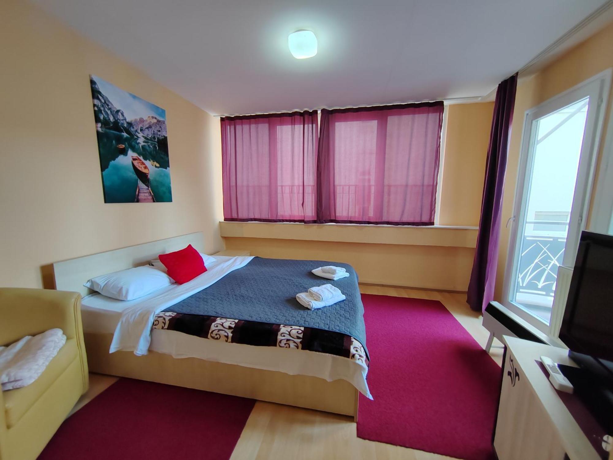 Ni Bed And Breakfast Majesty חדר תמונה