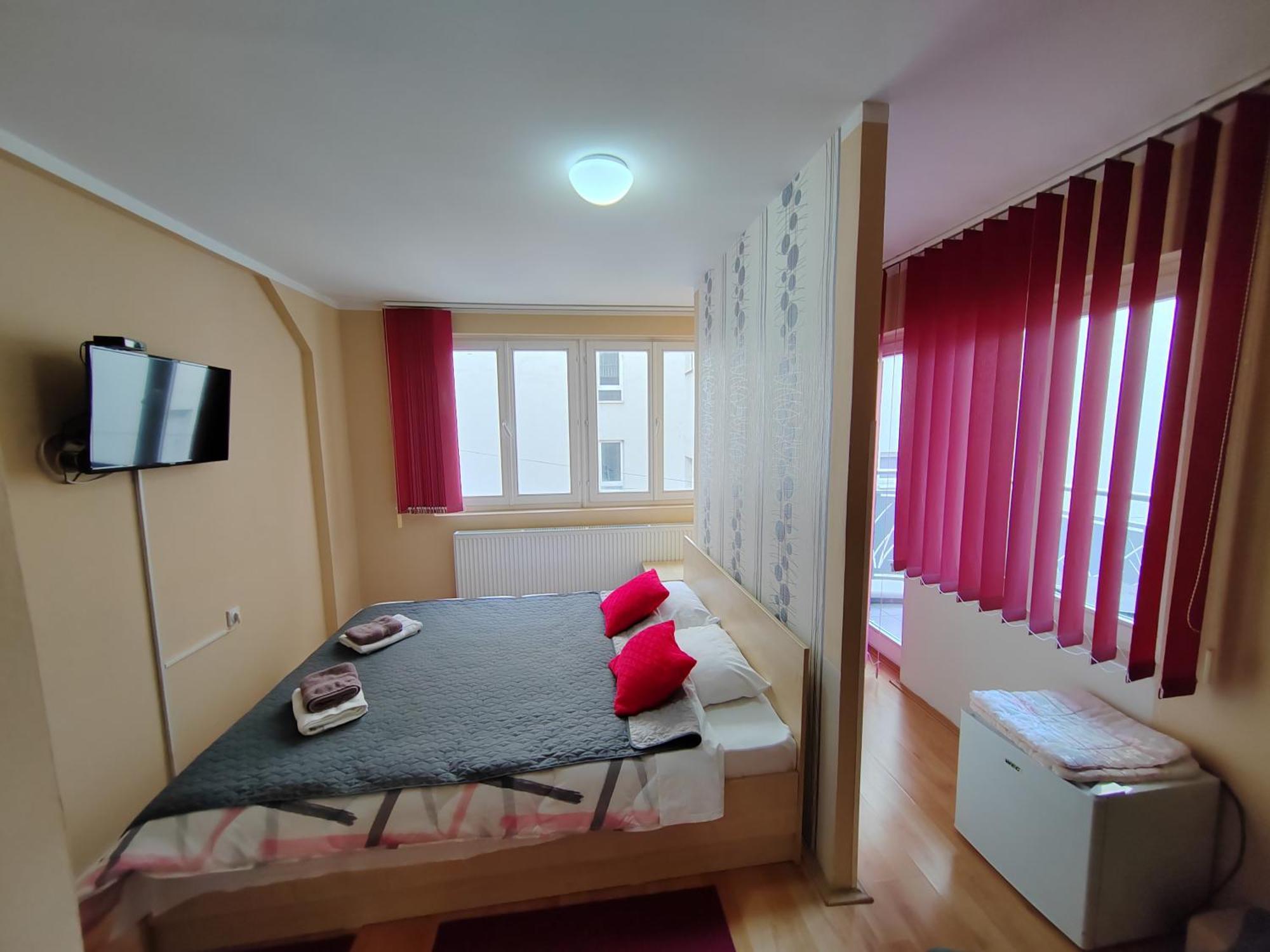 Ni Bed And Breakfast Majesty מראה חיצוני תמונה