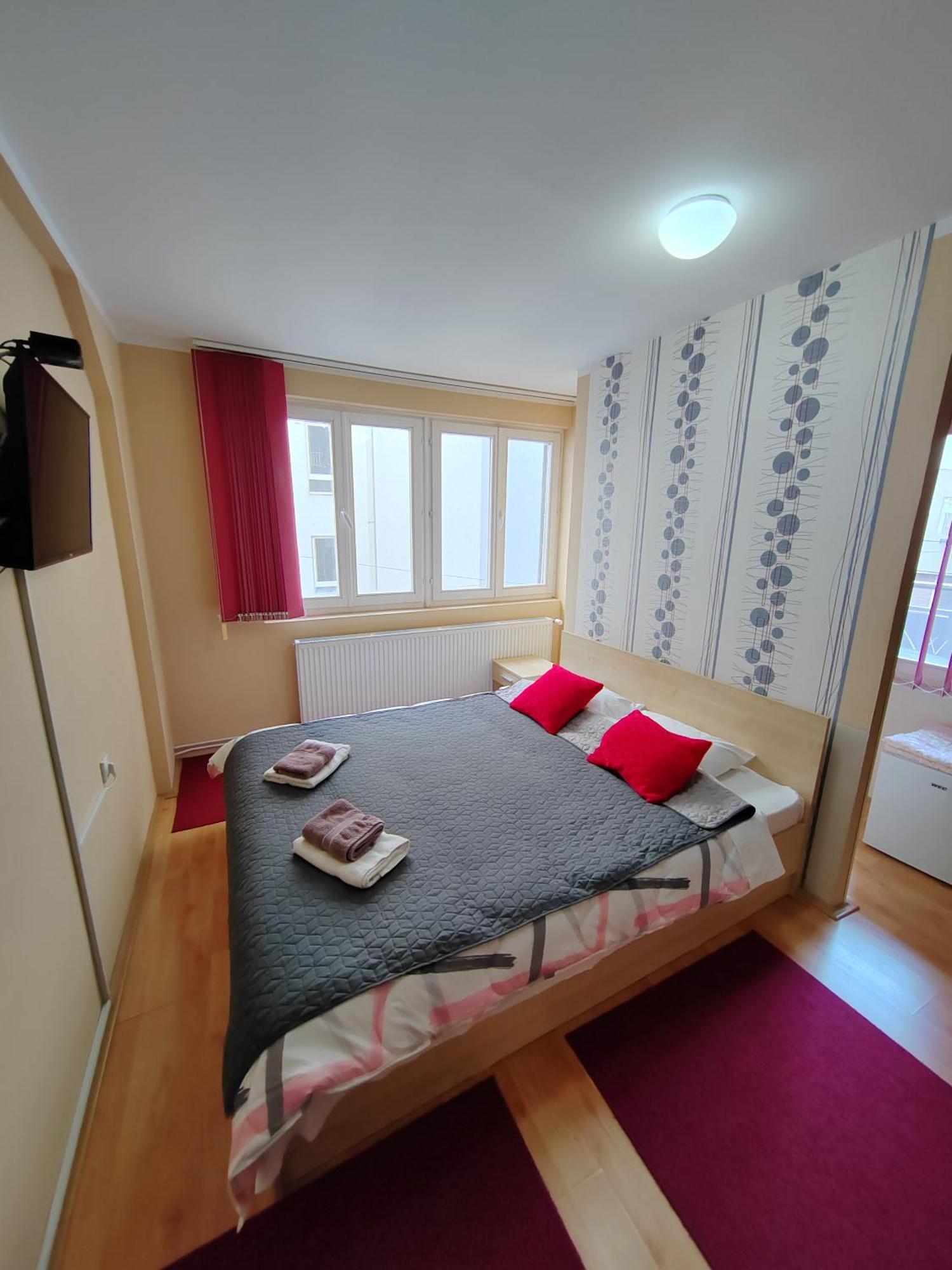 Ni Bed And Breakfast Majesty מראה חיצוני תמונה
