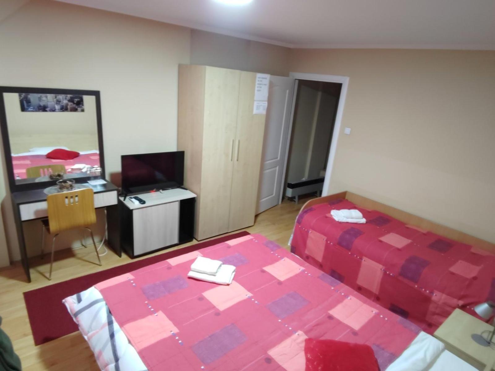 Ni Bed And Breakfast Majesty חדר תמונה