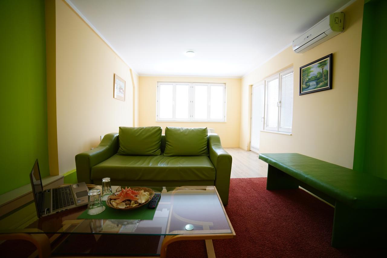 Ni Bed And Breakfast Majesty מראה חיצוני תמונה