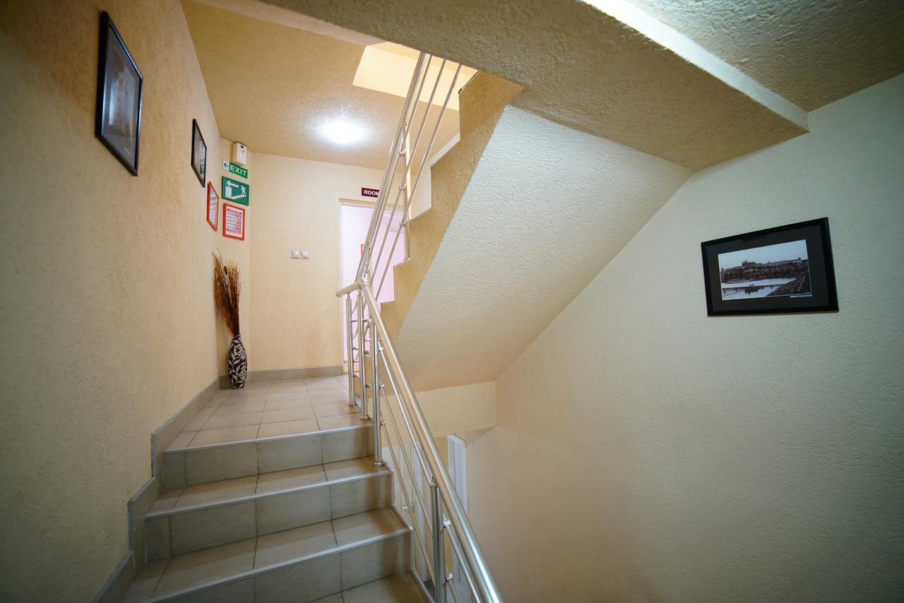 Ni Bed And Breakfast Majesty מראה חיצוני תמונה