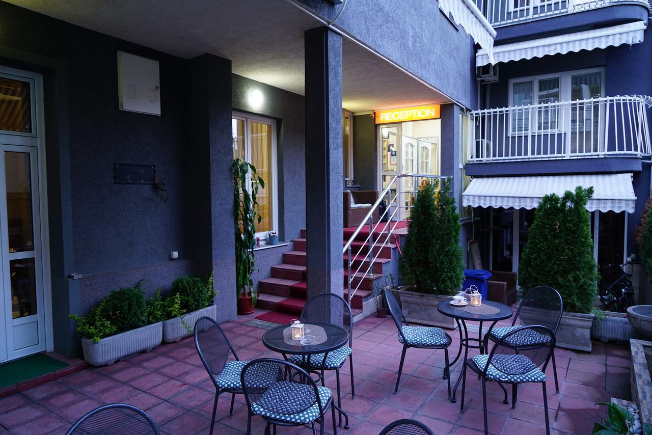 Ni Bed And Breakfast Majesty מראה חיצוני תמונה