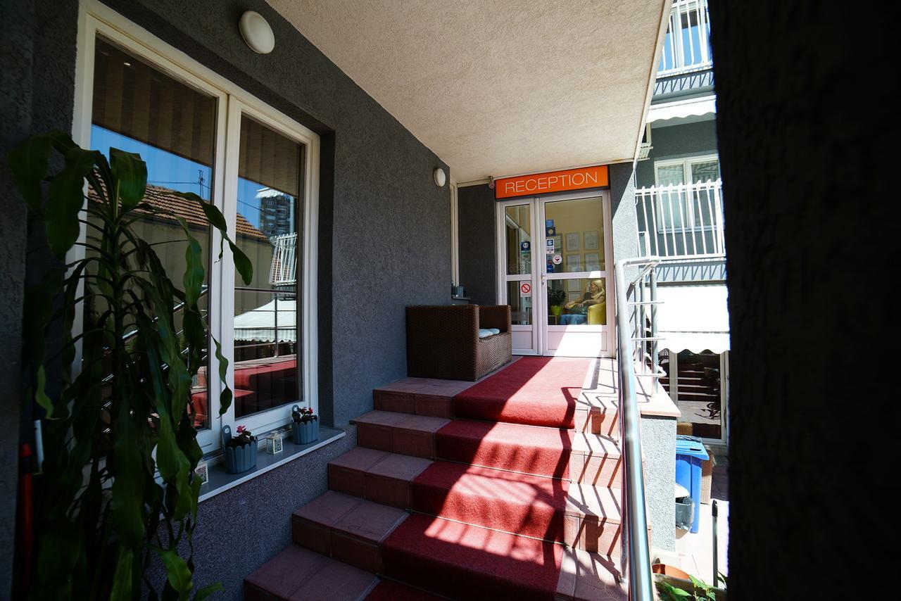 Ni Bed And Breakfast Majesty מראה חיצוני תמונה