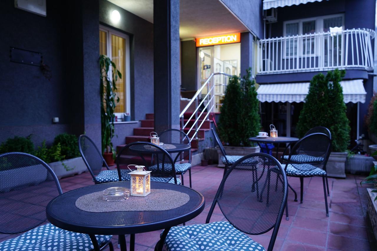 Ni Bed And Breakfast Majesty מראה חיצוני תמונה