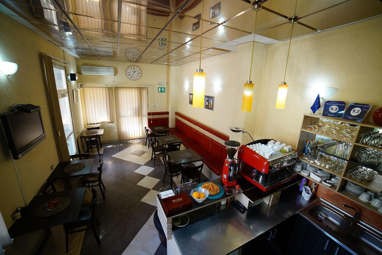 Ni Bed And Breakfast Majesty מראה חיצוני תמונה