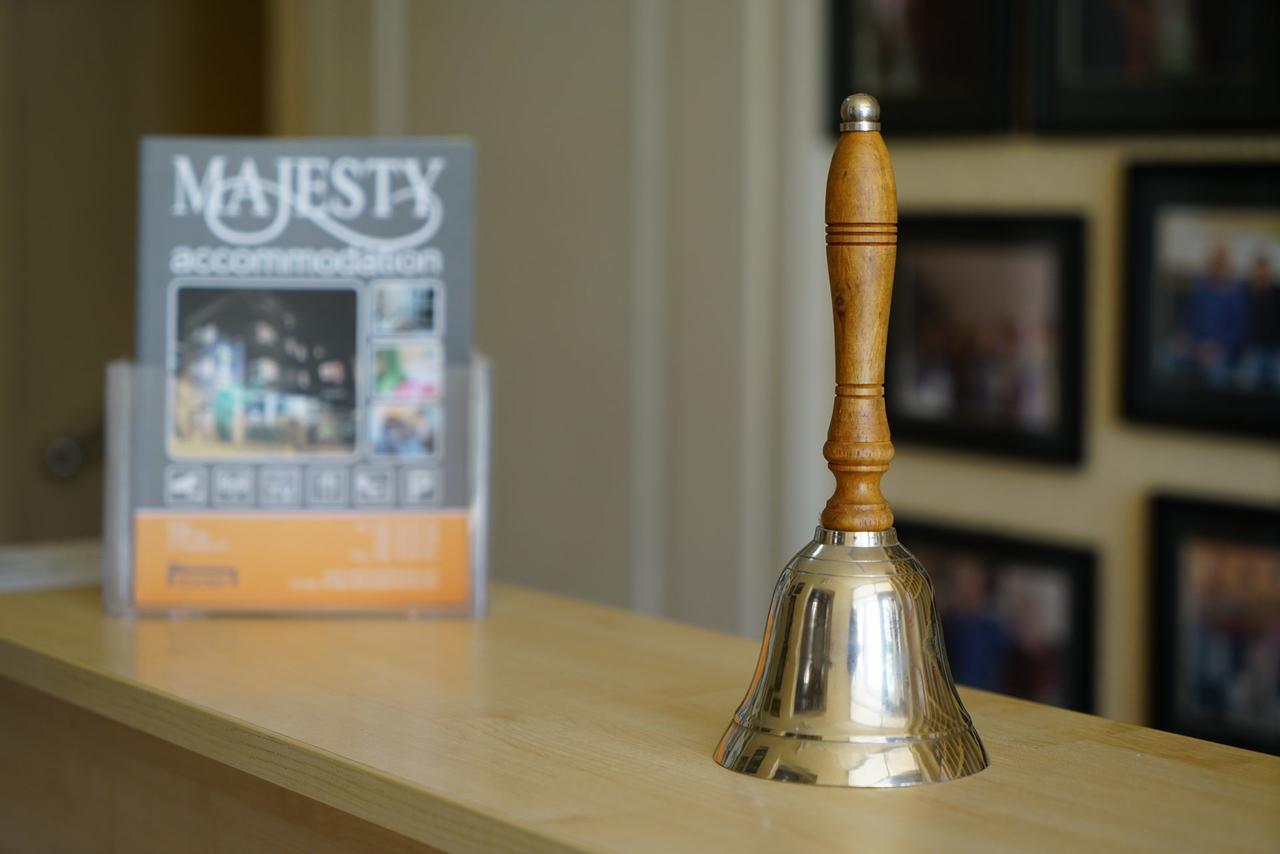 Ni Bed And Breakfast Majesty מראה חיצוני תמונה
